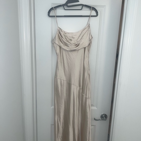 BRIDAL RECEPTION DRESS - PLEATED BUST FRONT SPLIT DRESS CHAMPAGNE - Picture 2 of 3